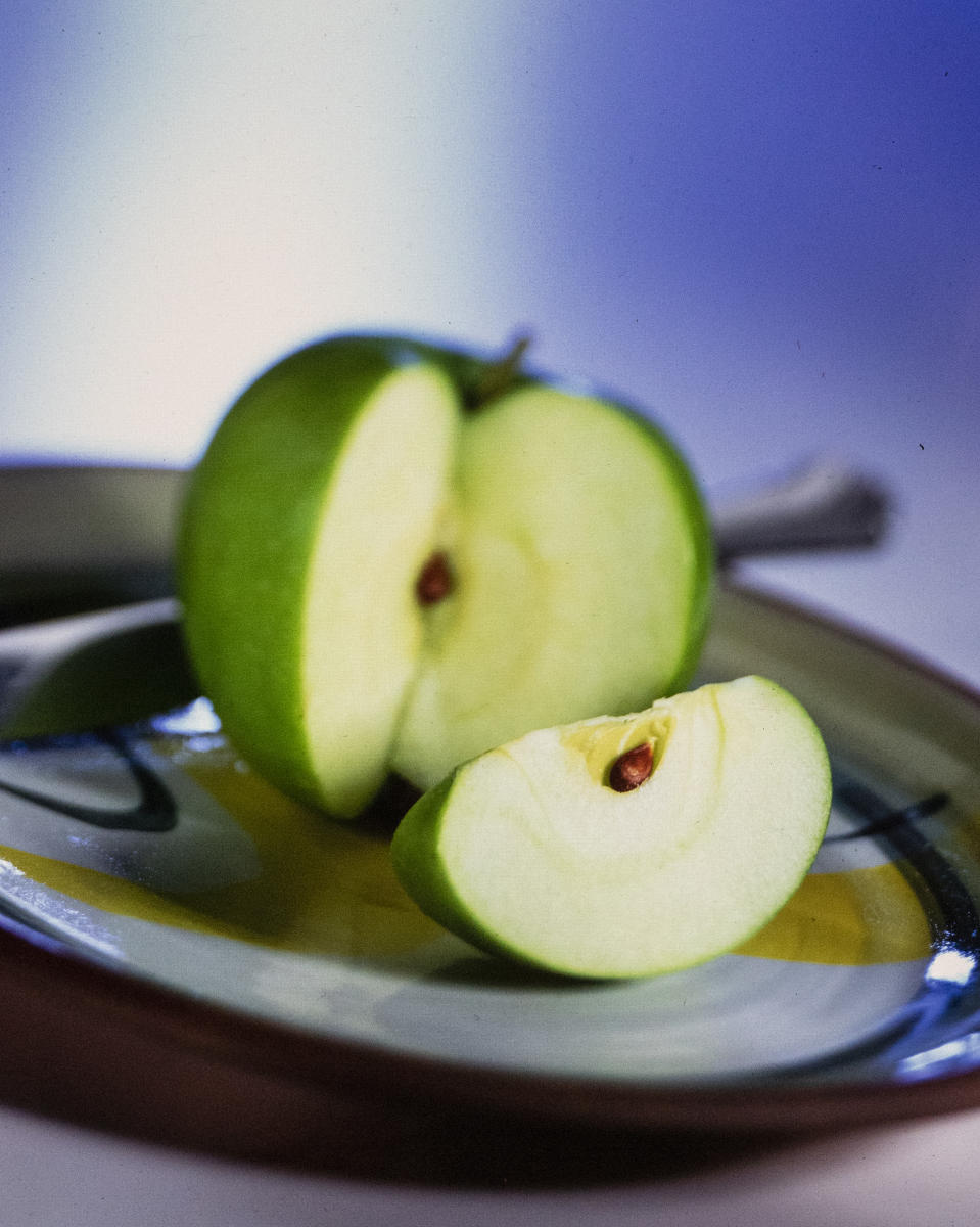 STUDIO PRODUCT STILL-LIFE